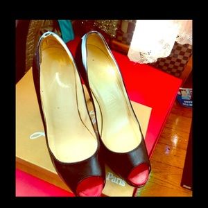 Black peep toe shoes